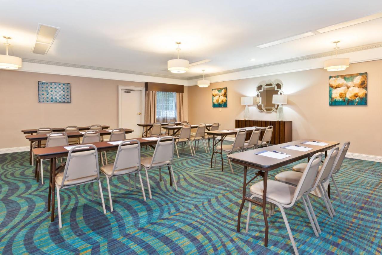 Holiday Inn Express & Suites Carmel North - Westfield By Ihg Exterior foto